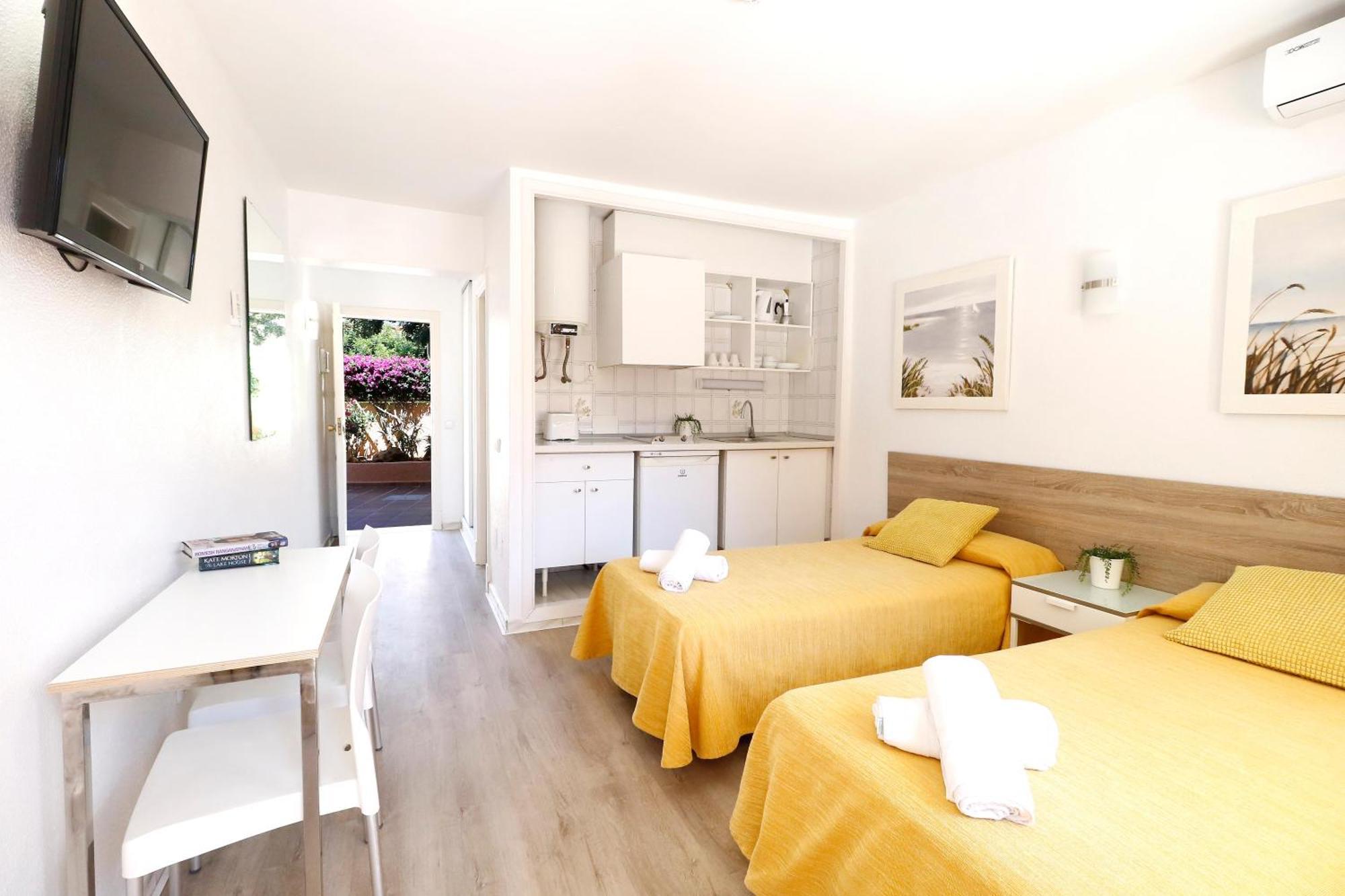 Palmanova Naika Studios & Apartments מראה חיצוני תמונה