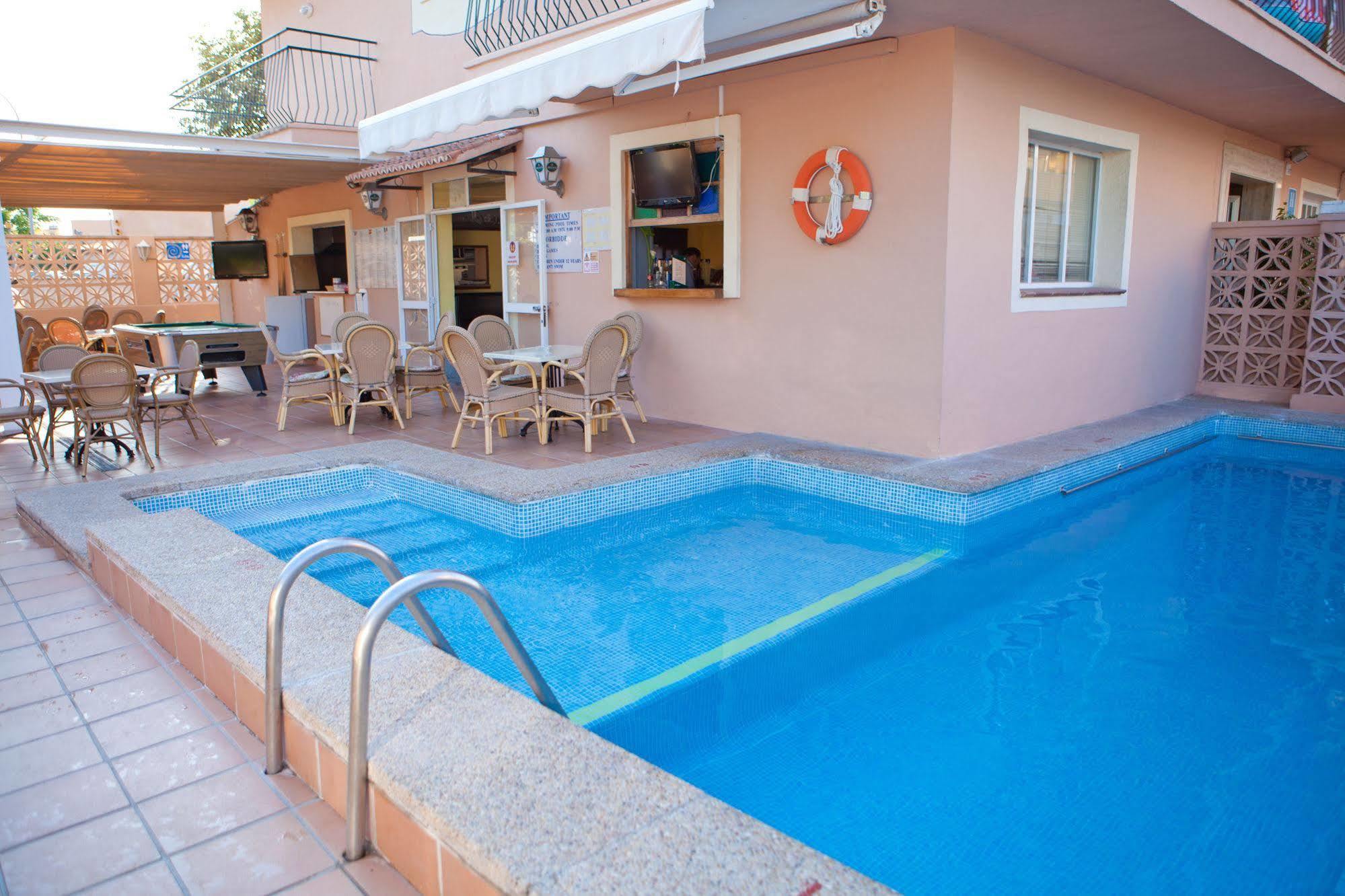 Palmanova Naika Studios & Apartments מראה חיצוני תמונה