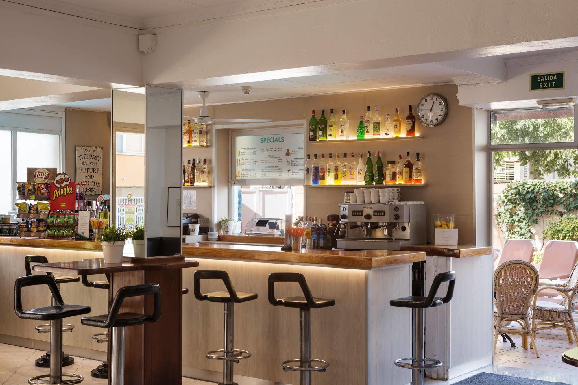 Palmanova Naika Studios & Apartments מראה חיצוני תמונה